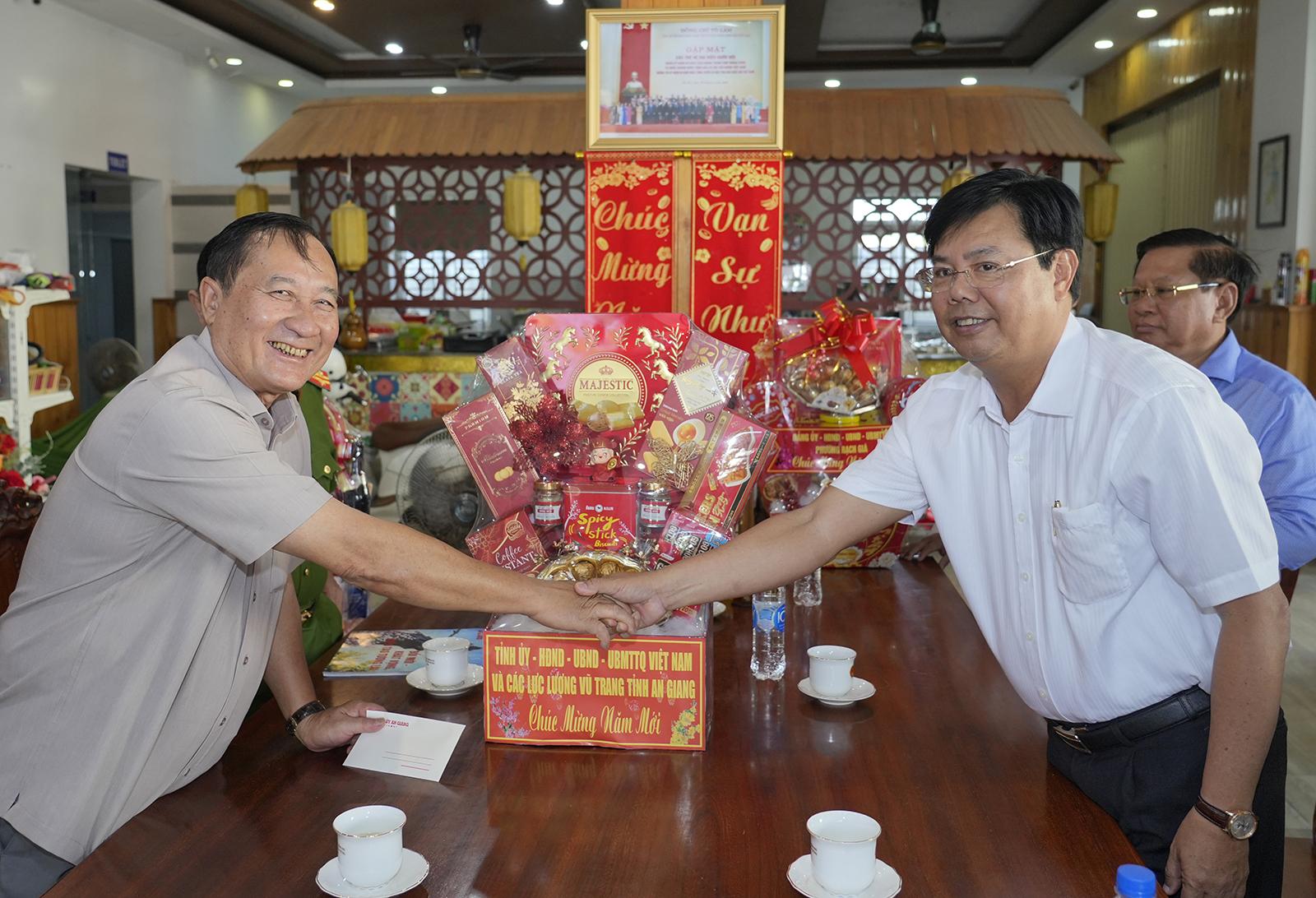 Bí thư Tỉnh ủy An Giang Nguyễn Tiến Hải thăm, chúc tết các đồng chí nguyên Bí thư Tỉnh ủy Kiên Giang (cũ)