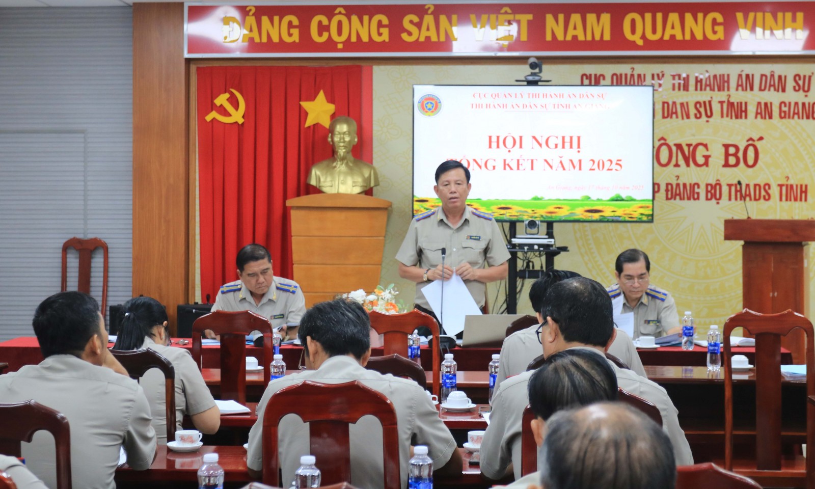 Trưởng Thi hành án dân sự tỉnh Nguyễn Văn Vũ phát biểu chỉ đạo	