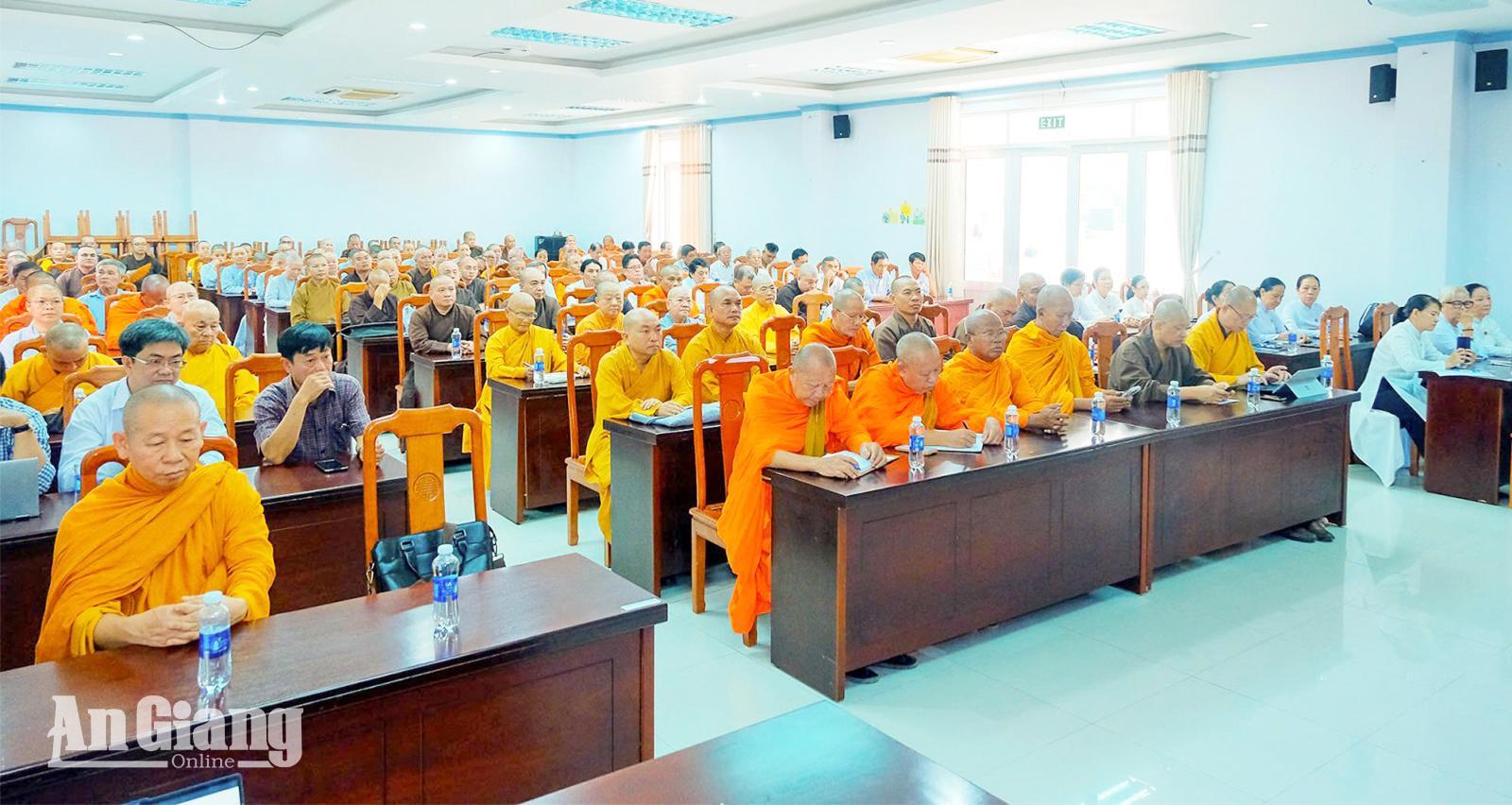 An Giang phổ biến pháp luật về tín ngưỡng, tôn giáo cho gần 150 chức sắc