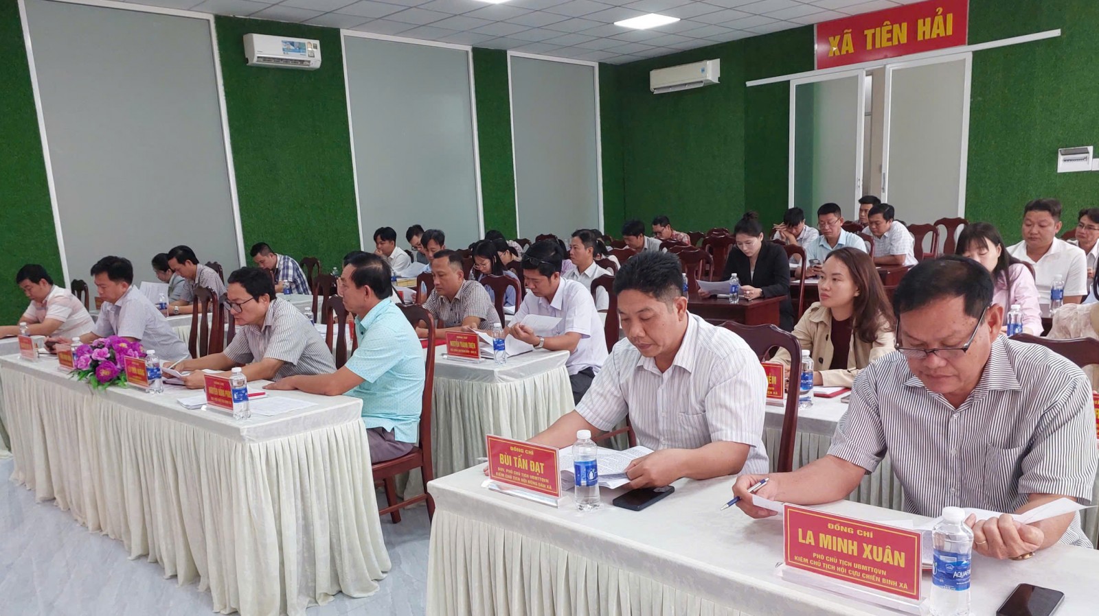 Giới thiệu người ứng cử đại biểu dân cử