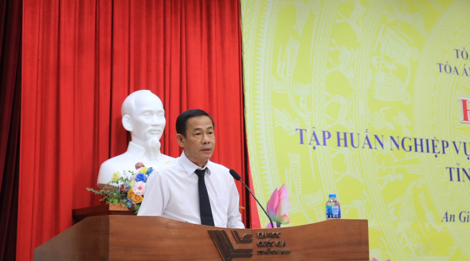 Chánh án Tòa án nhân dân tỉnh An Giang Võ Kế Nghiệp  phát biểu khai mạc