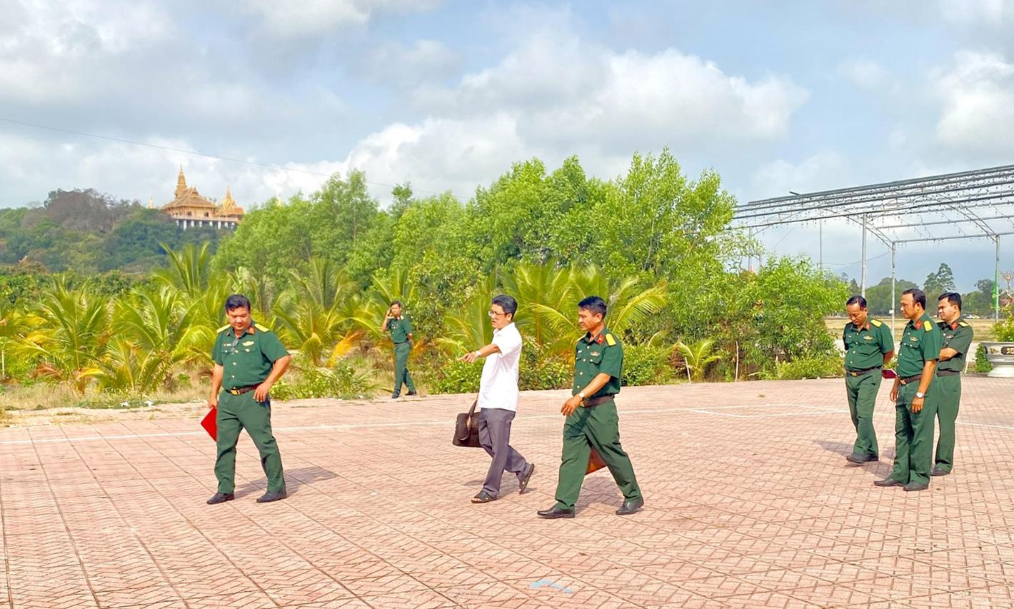 Ban Chỉ huy phòng thủ Khu vực 2 - Long Xuyên triển khai kế hoạch giao nhận quân tại xã Tri Tôn