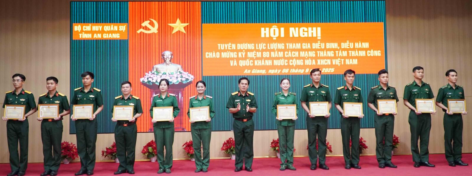 Bộ Chỉ huy Quân sự tỉnh An Giang tuyên dương lực lượng tham gia diễu binh