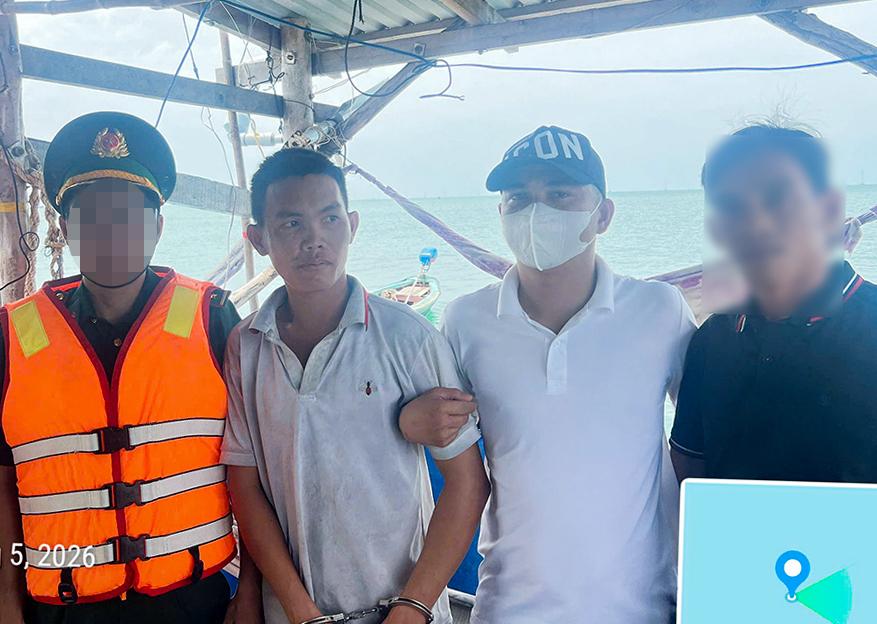 Đối tượng truy nã trốn nuôi cá trên biển vẫn không thoát