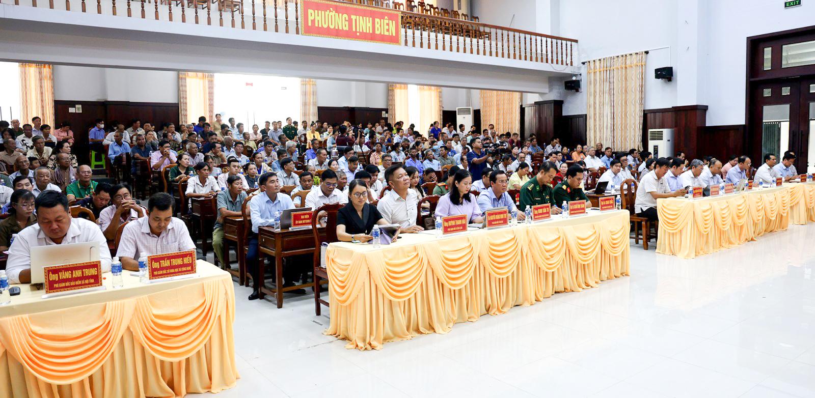 Tổ Đại biểu số 10 HĐND tỉnh An Giang tiếp xúc cử tri hai phường Tịnh Biên, Thới Sơn và xã An Cư