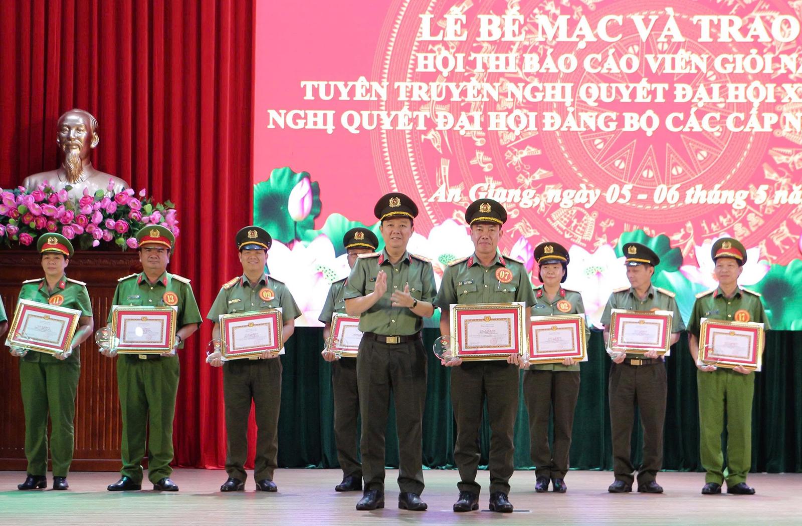 Công an tỉnh bế mạc Hội thi Báo cáo viên giỏi năm 2026