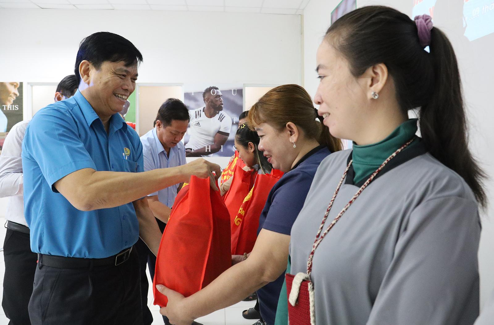 Chăm lo người lao động bằng việc làm cụ thể