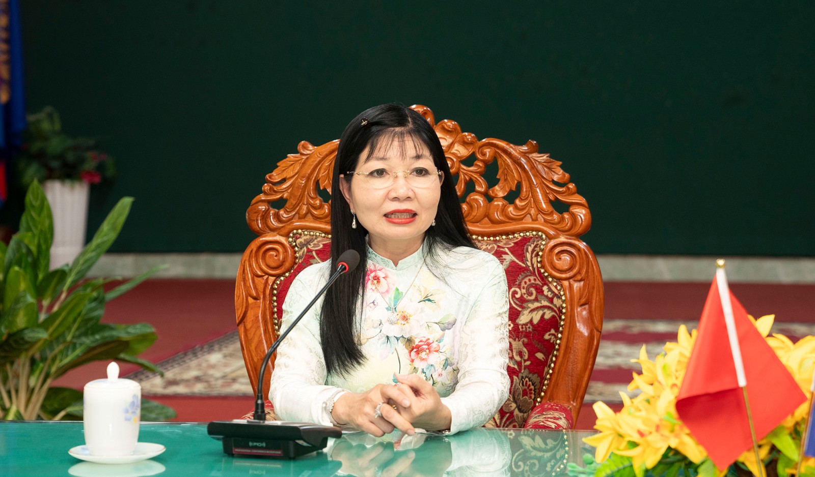 Đồng chí Trần Thị Thanh Hương chúc Tết Chôl Chnăm Thmây tại Bộ Tư lệnh Quân khu 3 - Quân đội Hoàng gia Campuchia