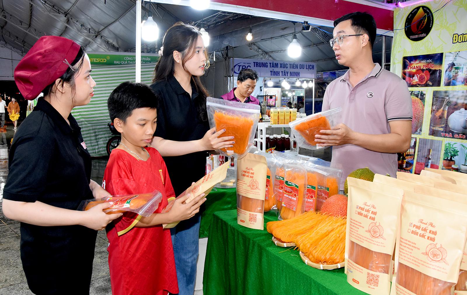 Khởi nghiệp từ trái gấc