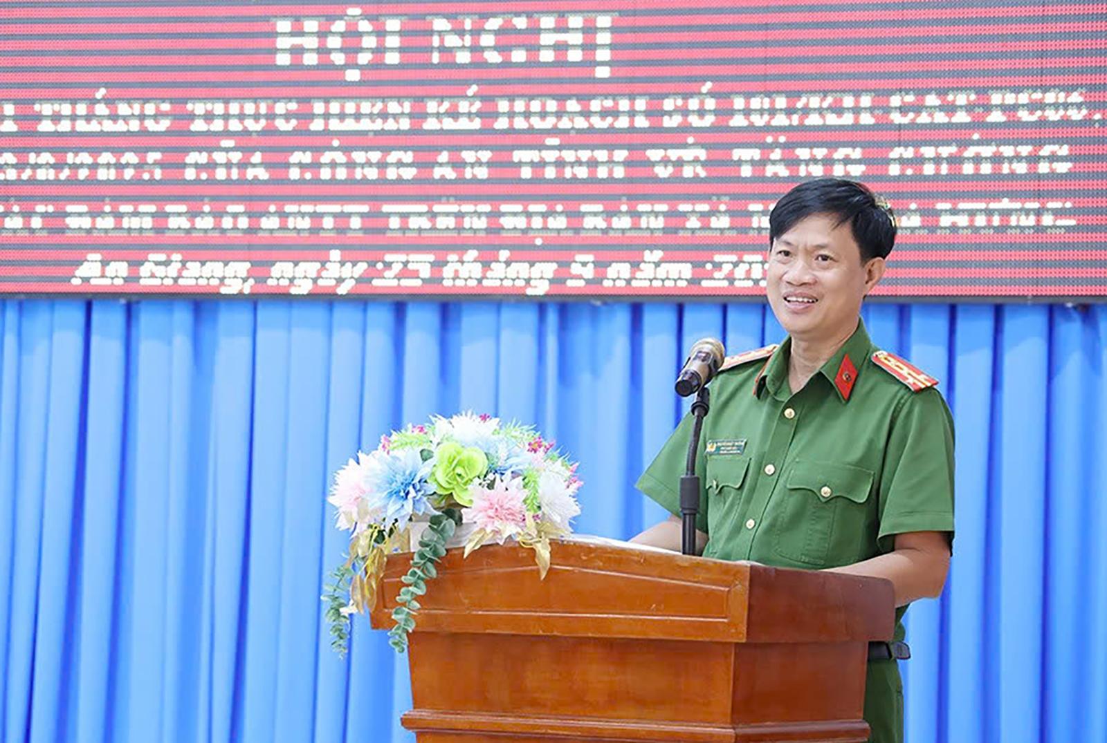 Đại tá Nguyễn Nhật Trường Phó Giám đốc Công an tỉnh phát biểu chỉ đạo