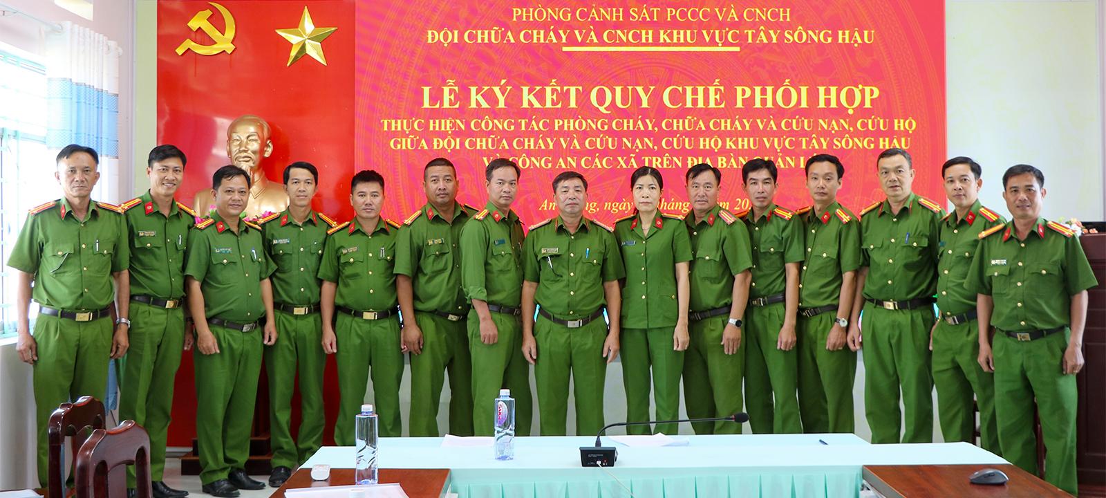 Ký kết quy chế phối hợp phòng cháy, chữa cháy và cứu nạn, cứu hộ giữa lực lượng chính quy và công an các xã