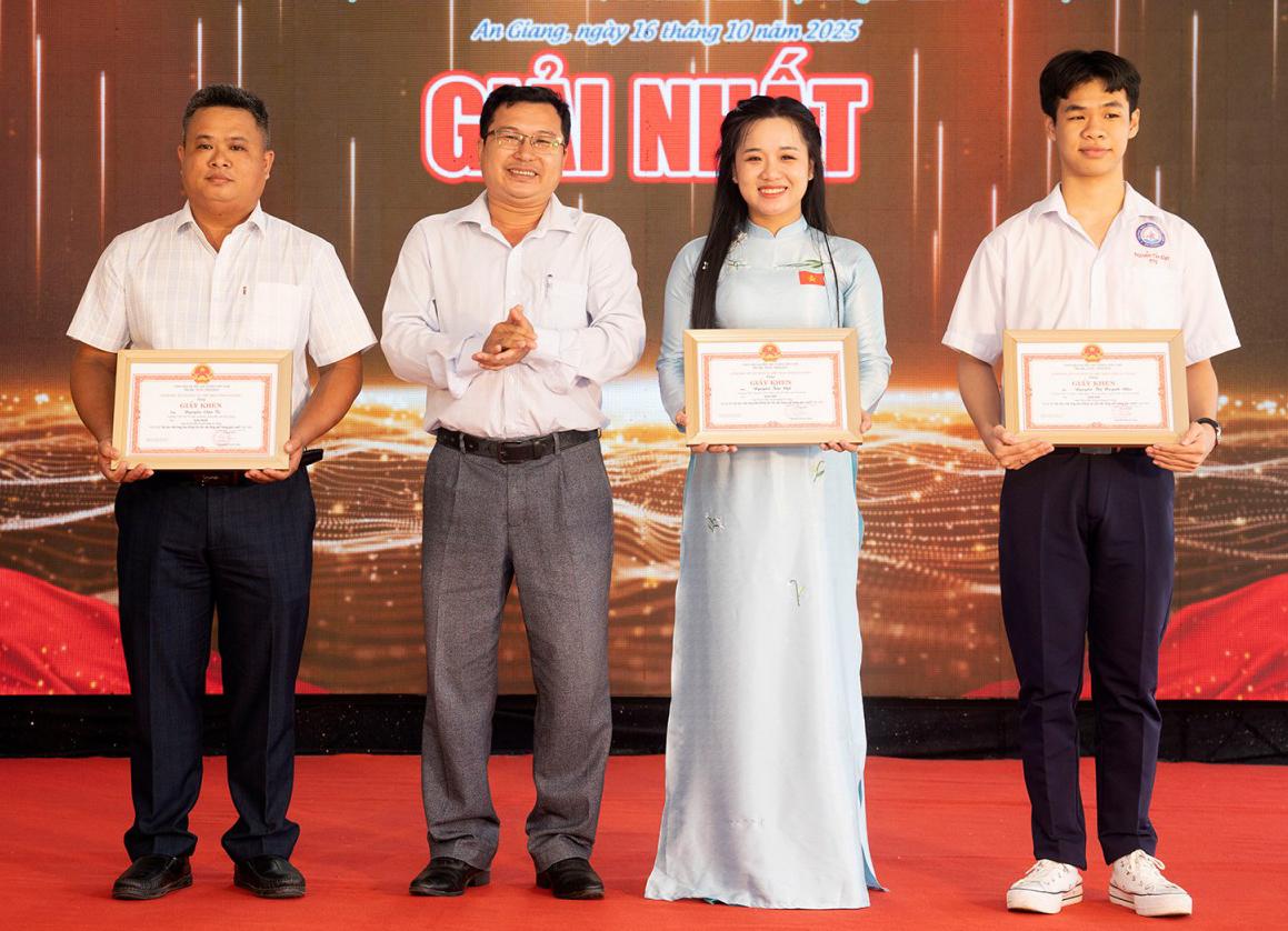 Thí sinh Nguyễn Văn Tú đạt giải nhất Cuộc thi Tìm hiểu về quê hương An Giang