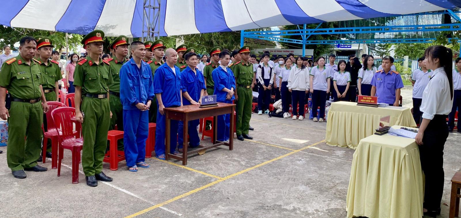 Khai mạc phiên tòa xét xử lưu động