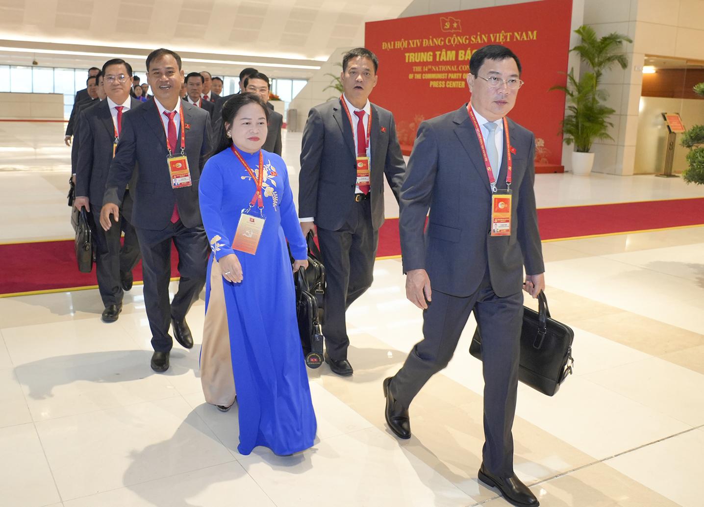 Đoàn đại biểu Đảng bộ tỉnh An Giang dự khai mạc Đại hội XIV của Đảng