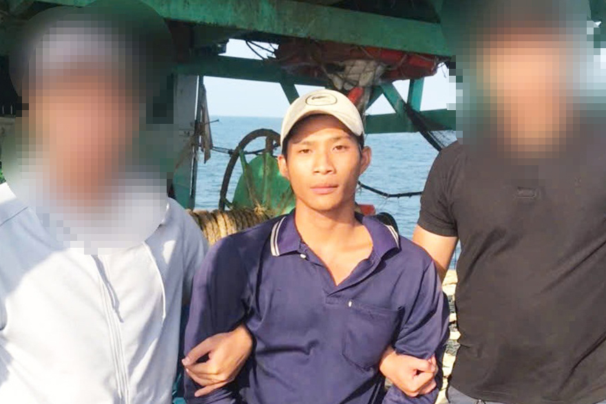 Bắt giữ đối tượng truy nã về tội giết người lẩn trốn trên biển