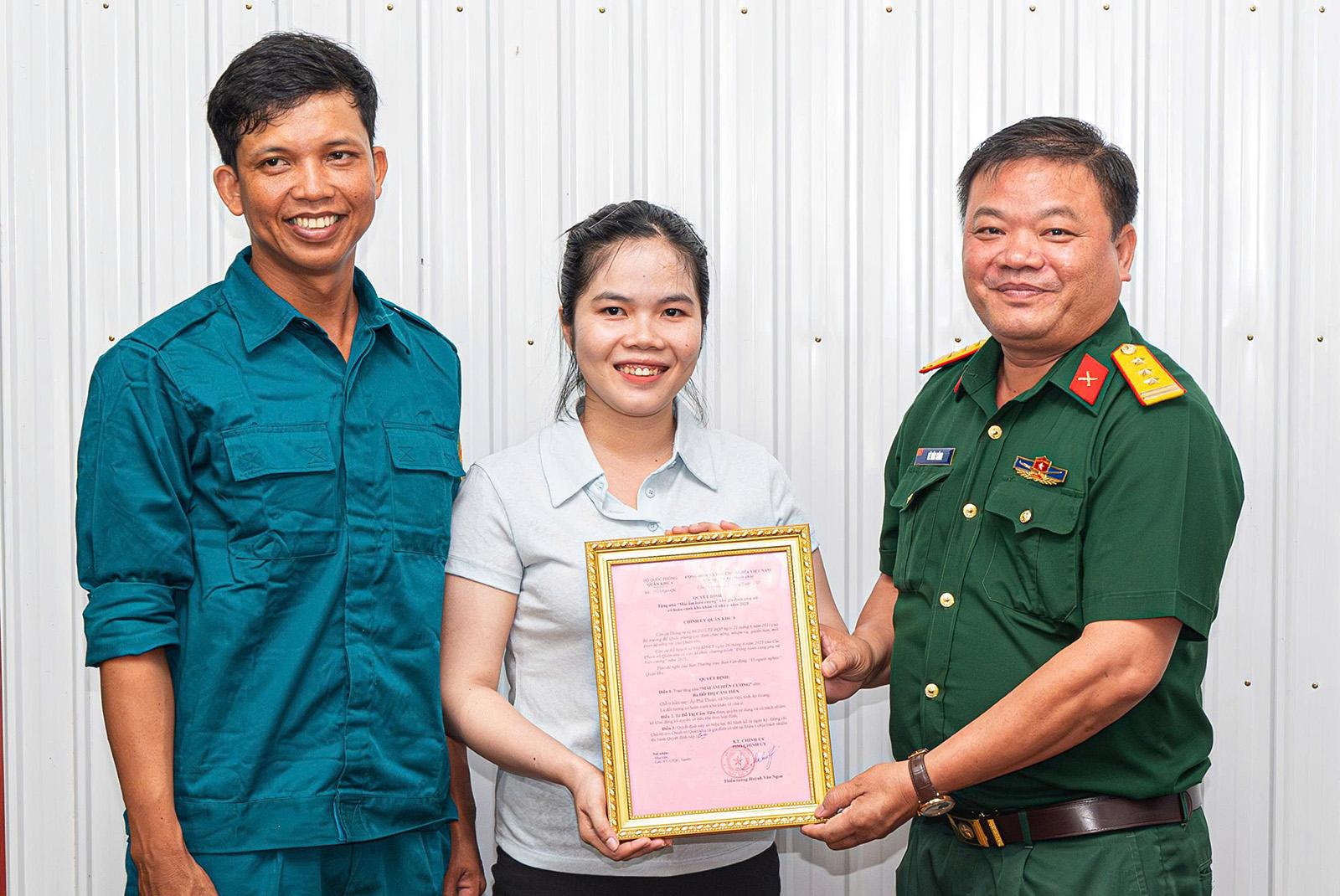 Ngôi nhà nhỏ, nghĩa tình lớn