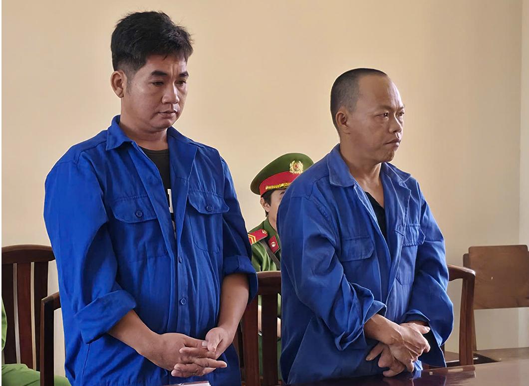 Phạt hai thuyền trưởng hơn 14 năm tù vì đưa tàu cá sang Indonesia khai thác trái phép