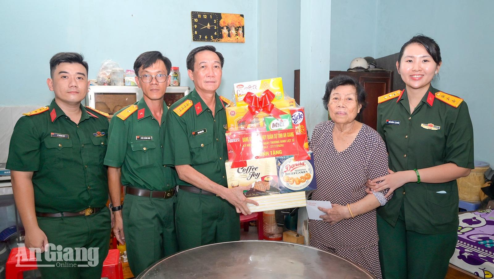 Bộ Chỉ huy Quân sự tỉnh An Giang tri ân gia đình chính sách tại Rạch Giá