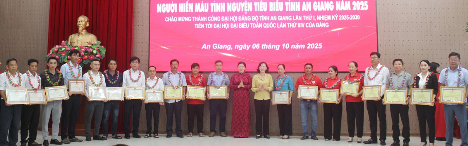 An Giang tôn vinh người hiến máu tiêu biểu năm 2025