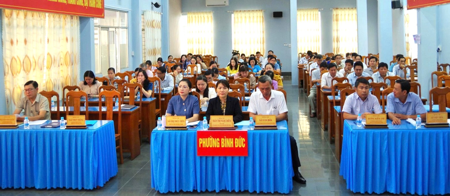 Đại biểu tham dự hội nghị