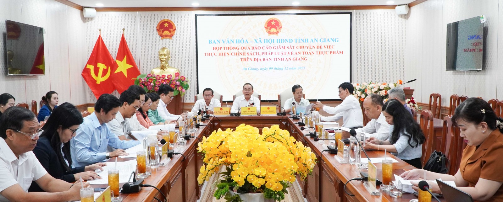 Giám sát việc thực hiện chính sách, pháp luật về an toàn thực phẩm