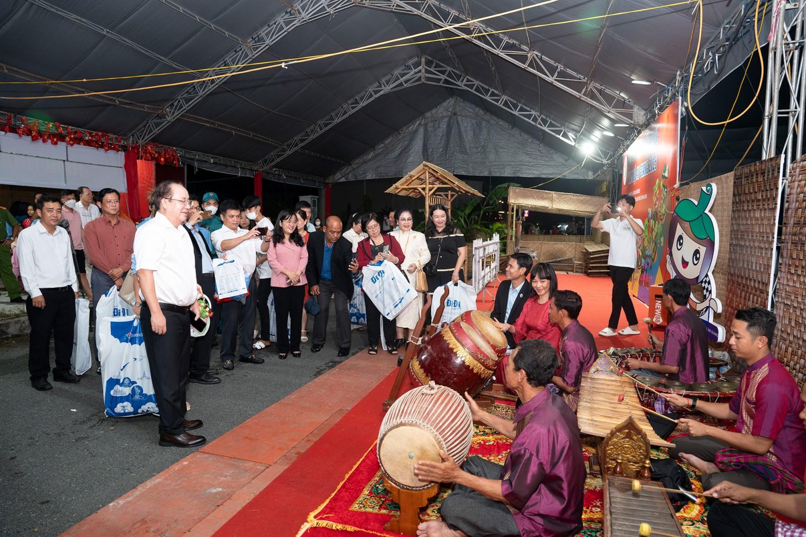 Khai mạc Ngày hội Bánh dân gian Nam Bộ - An Giang