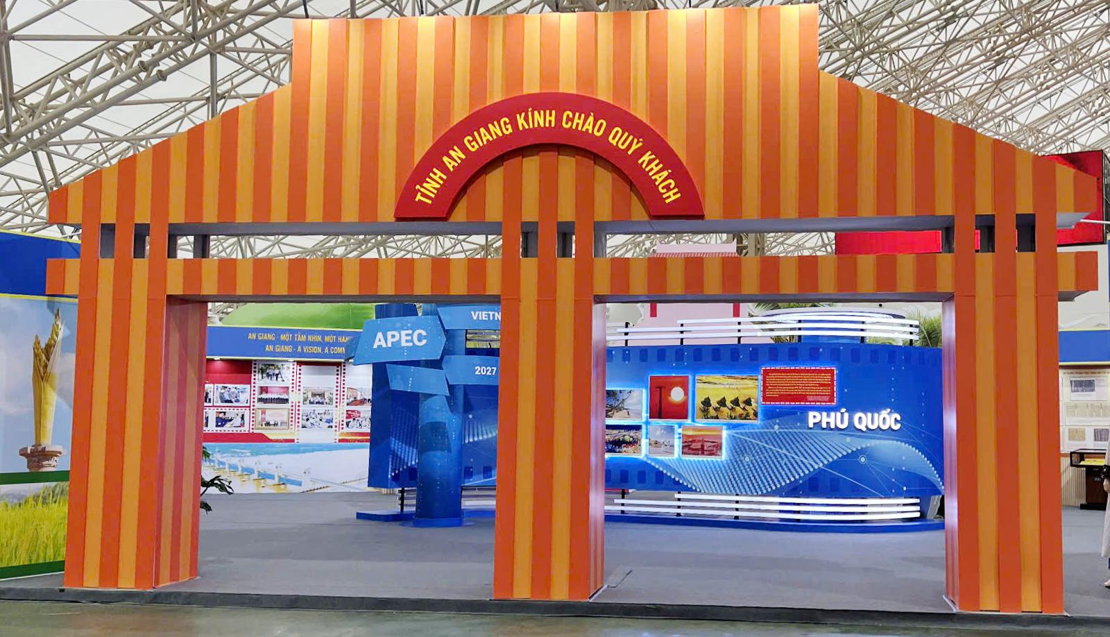 30 đơn vị du lịch, doanh nghiệp An Giang tham gia Triển lãm thành tựu đất nước