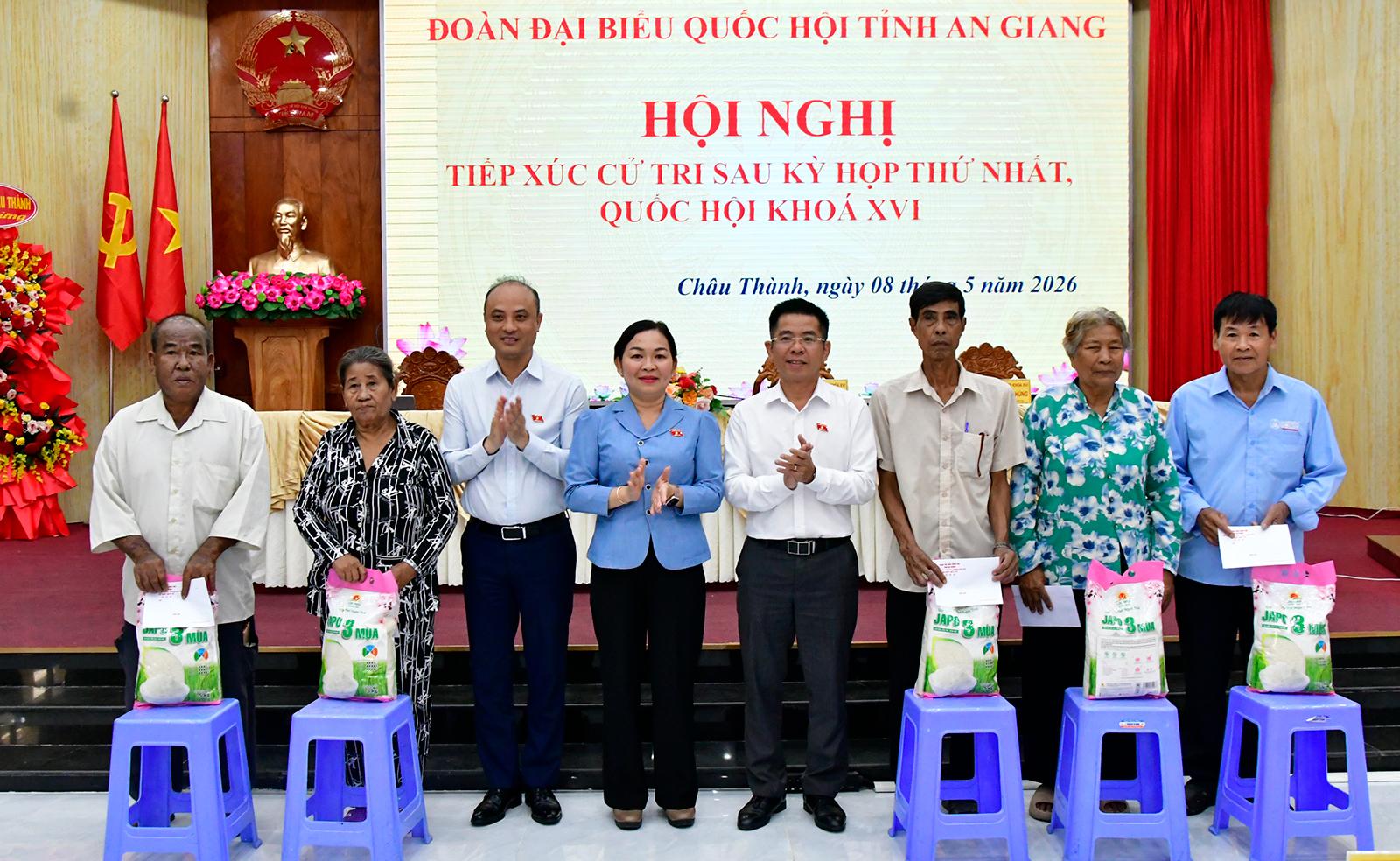 Đoàn Đại biểu Quốc hội tỉnh An Giang, đơn vị số 6 tiếp xúc cử tri hai xã Châu Thành và Bình An