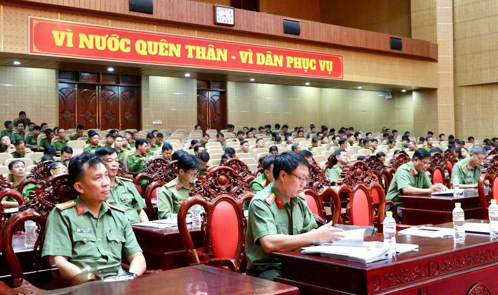 Bồi dưỡng kiến thức pháp luật và nghiệp vụ điều tra cho lực lượng an ninh và công an cấp xã