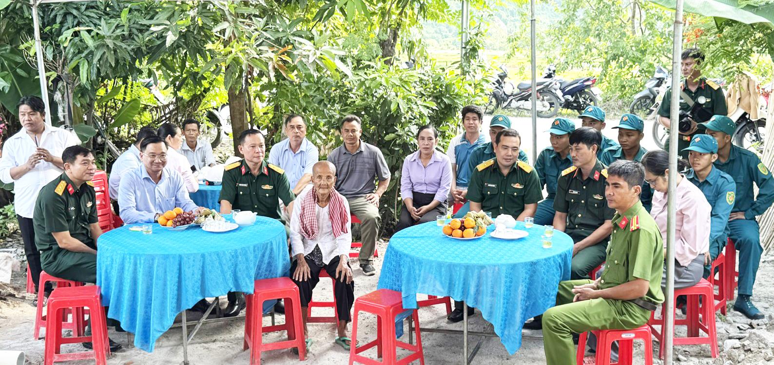 Khởi công xây dựng nhà Tình nghĩa cho gia đình chính sách đồng bào dân tộc Khmer xã Ô Lâm
