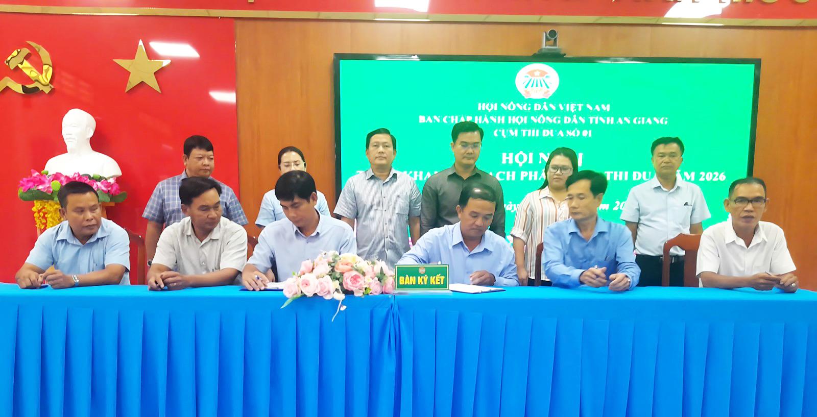 Cụm Thi đua số 1 Hội Nông dân tỉnh An Giang ký kết giao ước thi đua năm 2026
