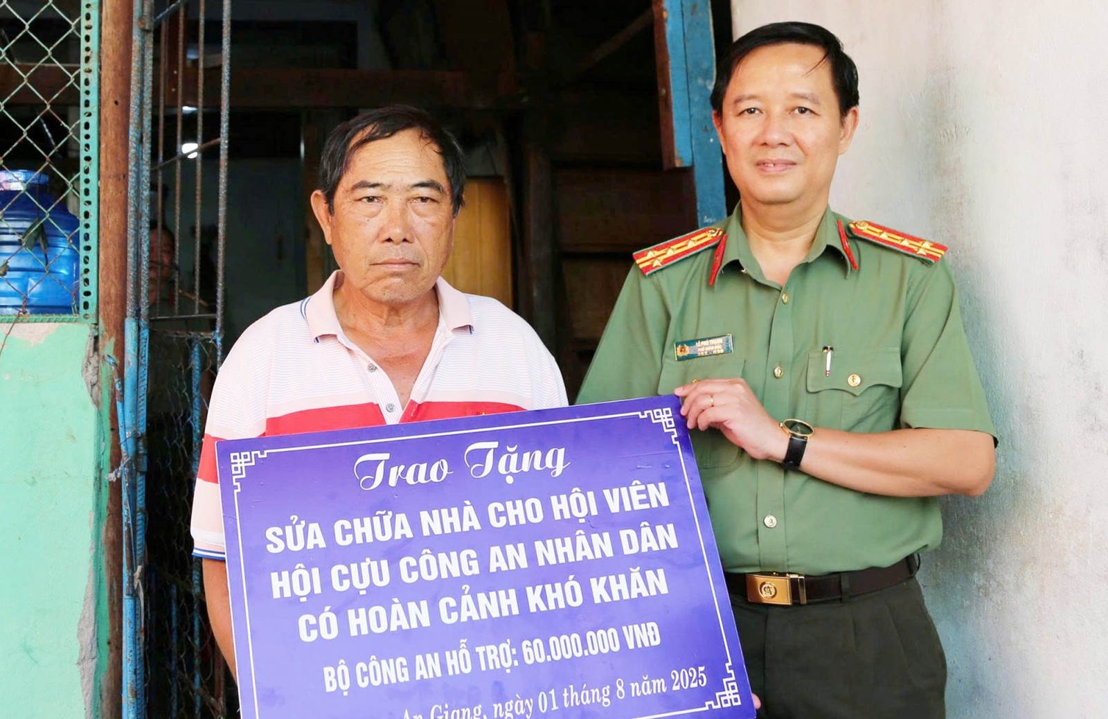 Xây dựng nhà cho hội viên Hội Cựu Công an nhân dân