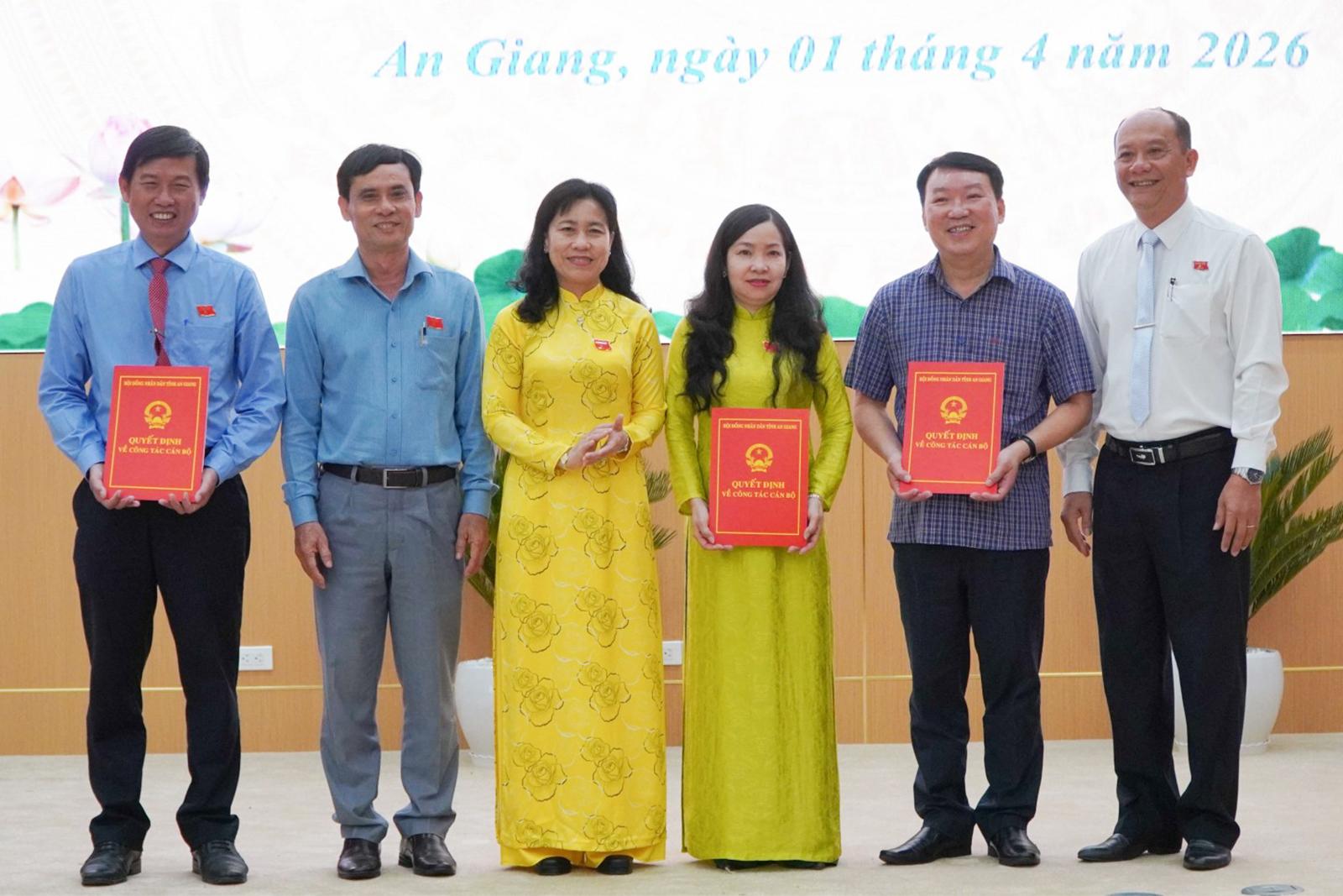Thường trực HĐND tỉnh An Giang triển khai các nghị quyết, quyết định về công tác cán bộ