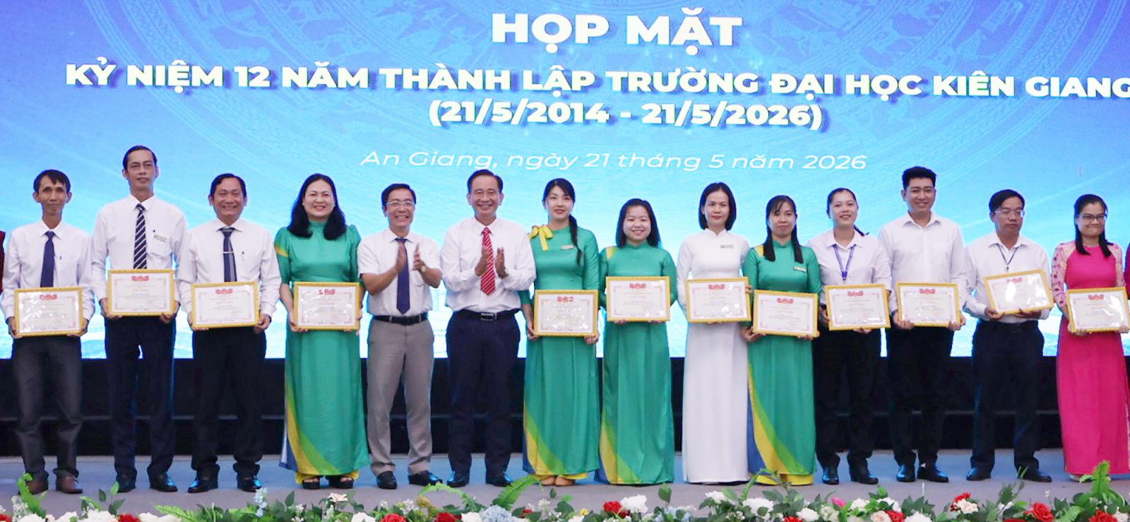 Trường Đại học Kiên Giang: Giảng dạy và phục vụ người học tiếp tục là nhiệm vụ trọng tâm