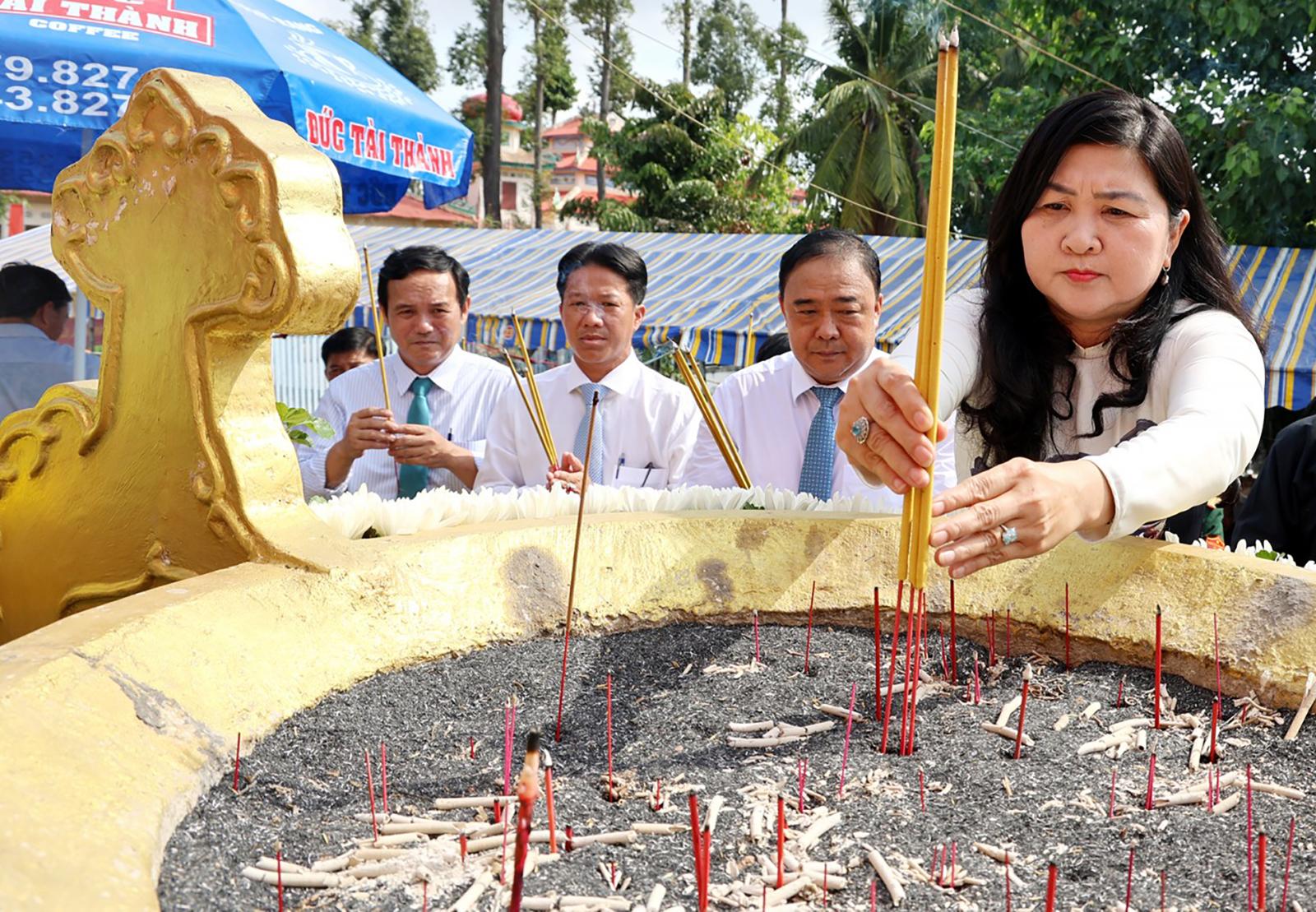 Tưởng niệm 3.157 nạn nhân bị thảm sát tại Ba Chúc