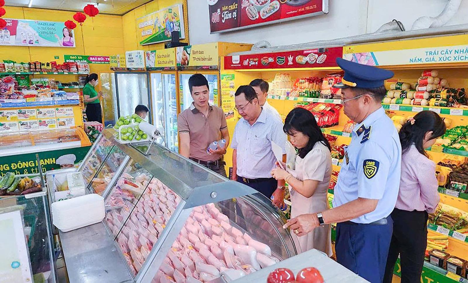 An Giang tăng cường công tác phòng, chống thuốc giả, thực phẩm giả dịp cuối năm