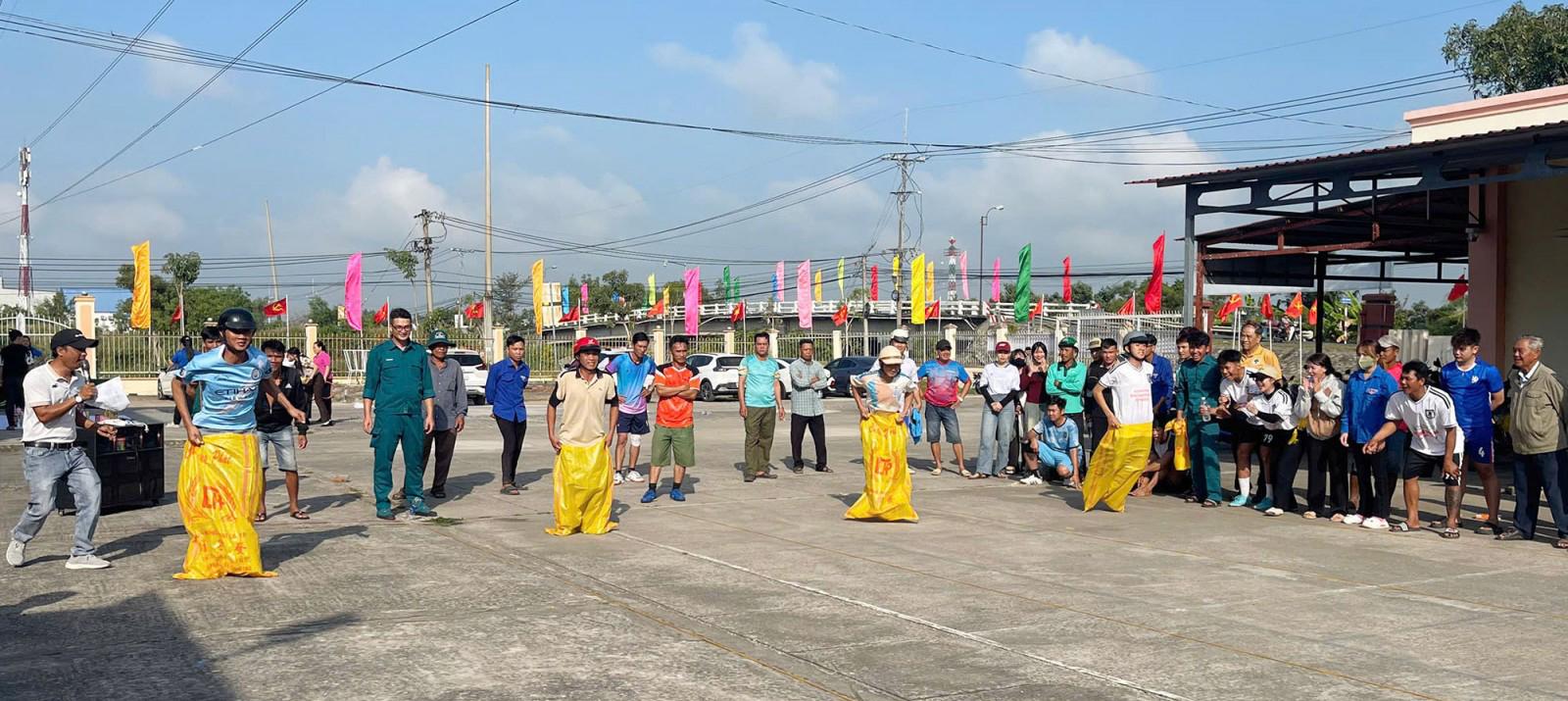 Hội thao hưởng ứng các hoạt động Tết Quân - Dân