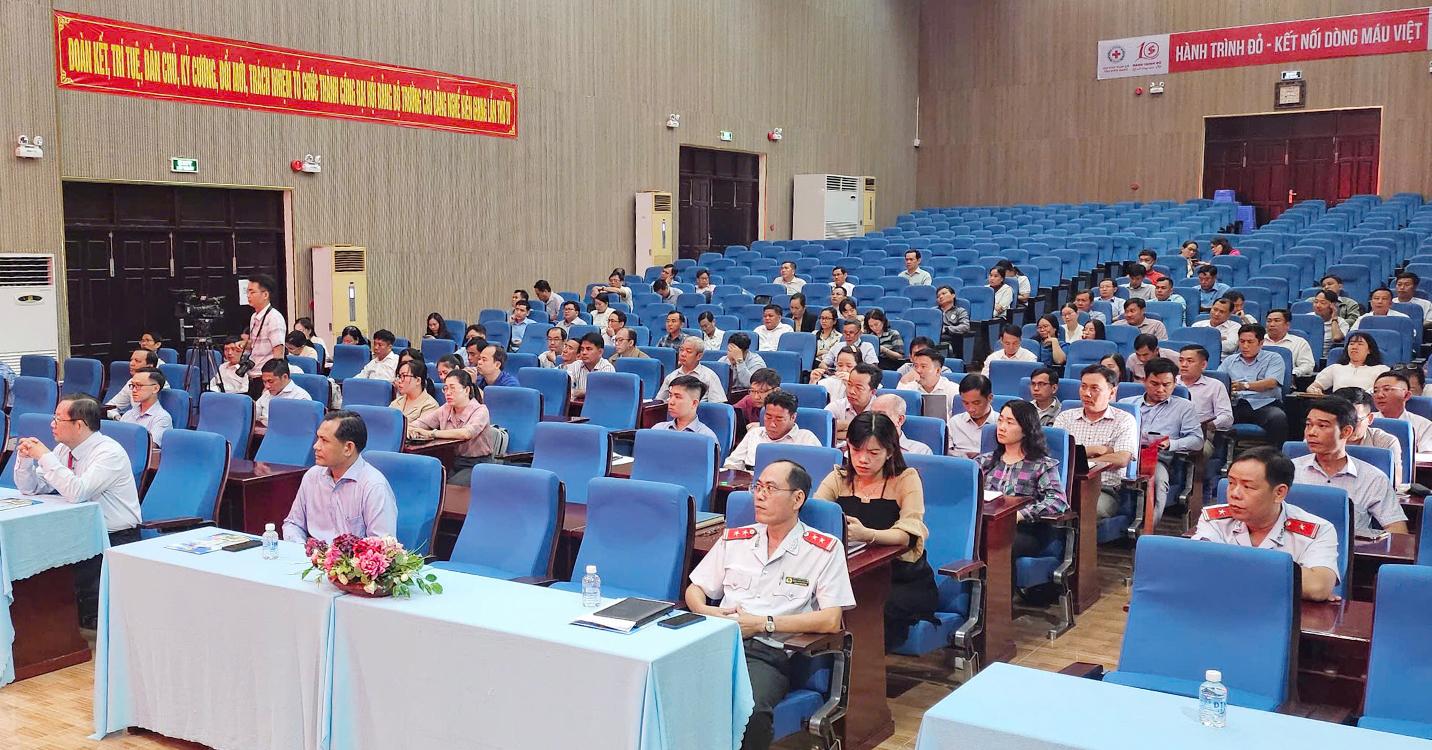 Bồi dưỡng nghiệp vụ tiếp công dân, xử lý đơn, giải quyết khiếu nại, tố cáo, phòng, chống tham nhũng, tiêu cực