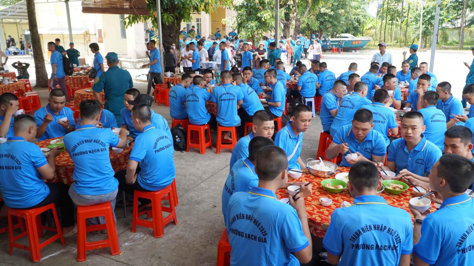 Nô nức ngày hội tòng quân