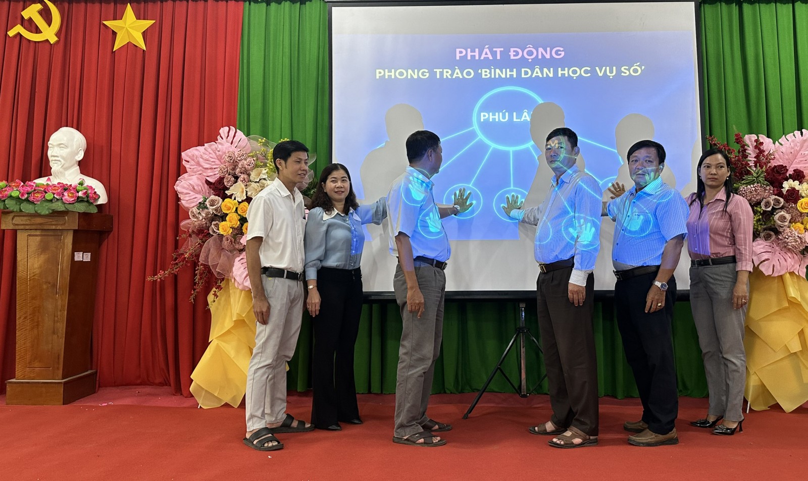 Xã Phú Lâm phát động phong trào “Bình dân học vụ số”
