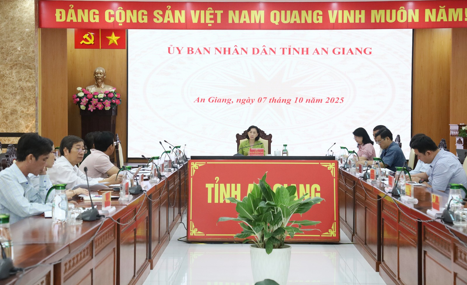 Đẩy nhanh tiến độ giải ngân vốn đầu tư công