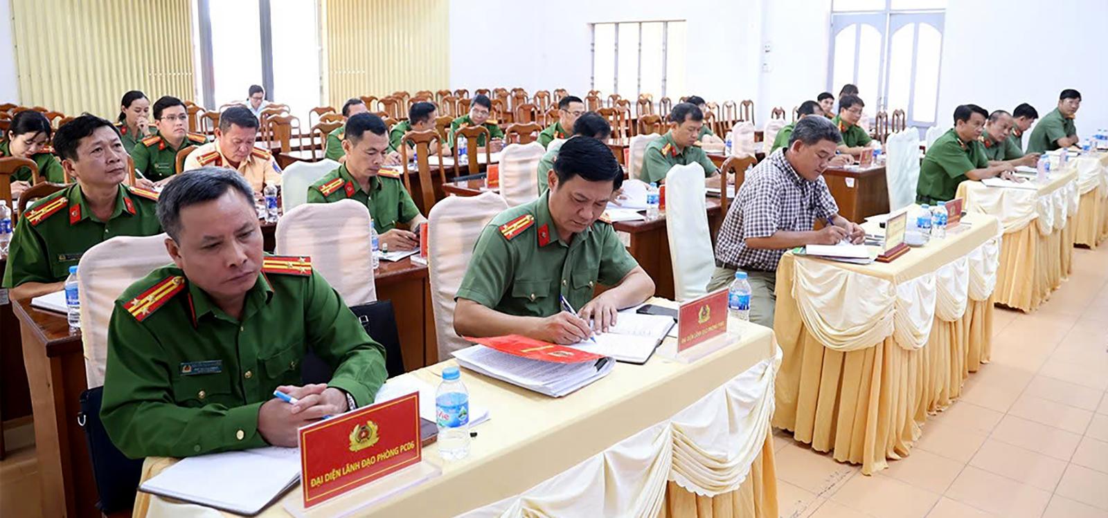 Đại biểu tham dự hội nghị