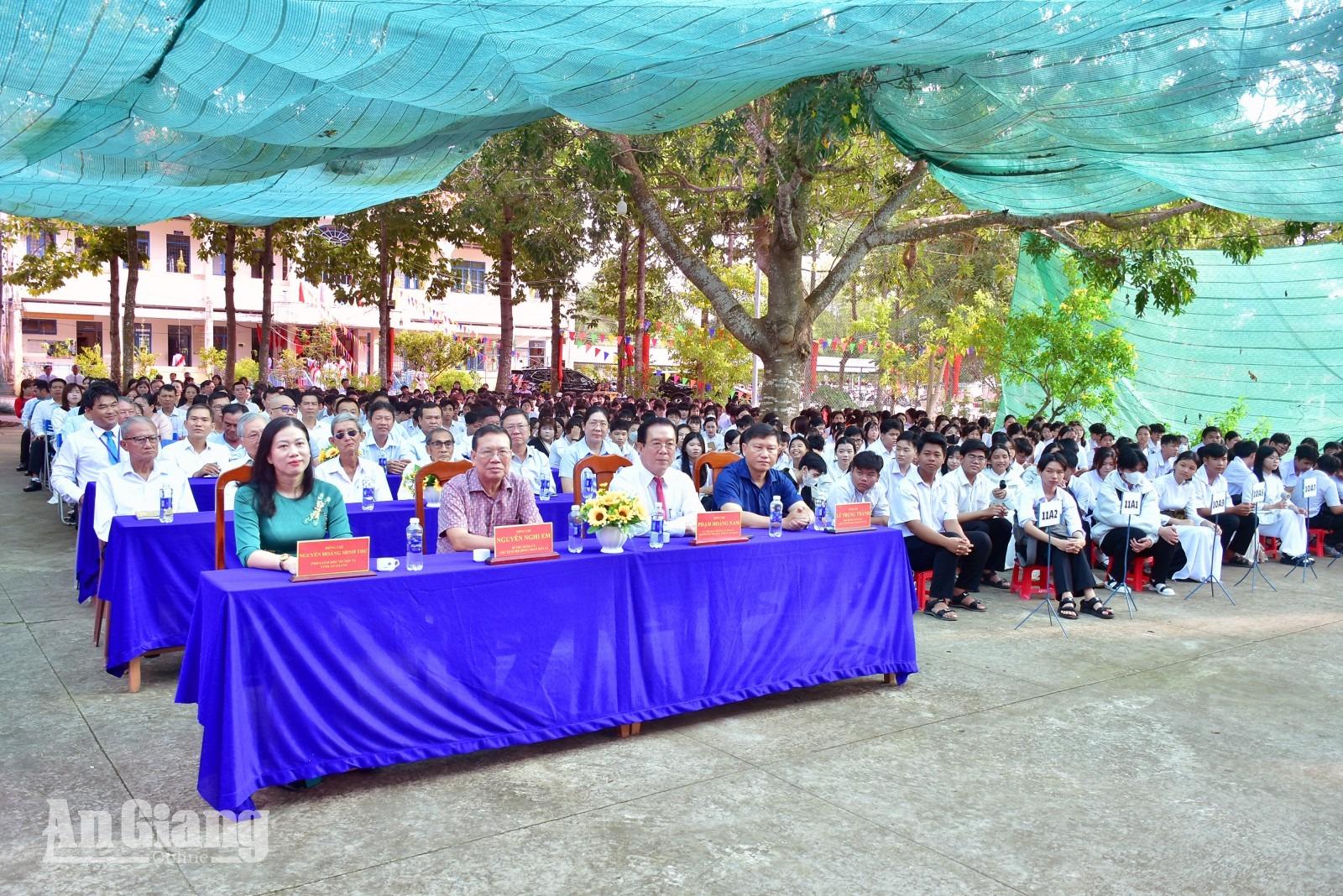 Trường THPT Bình Mỹ đón 405 học sinh lớp 10 trong năm học mới