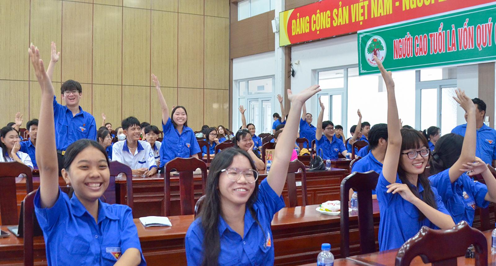 10 đội tham gia Cuộc thi Tìm hiểu Luật Phòng, chống tác hại thuốc lá
