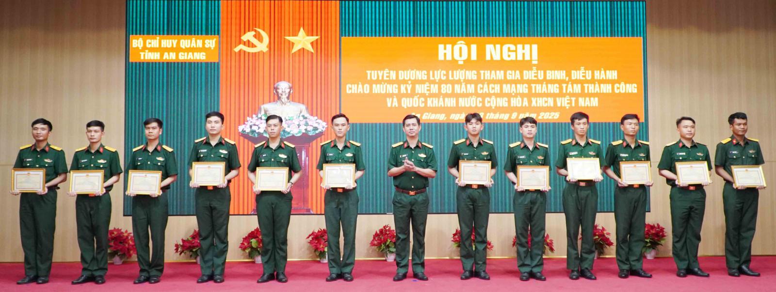 Bộ Chỉ huy Quân sự tỉnh An Giang tuyên dương lực lượng tham gia diễu binh