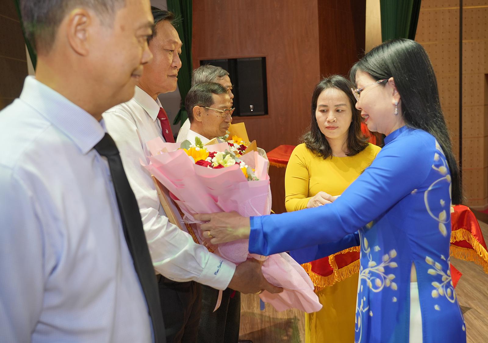 Tỉnh ủy An Giang họp mặt Ban Chấp hành Đảng bộ tỉnh các khóa