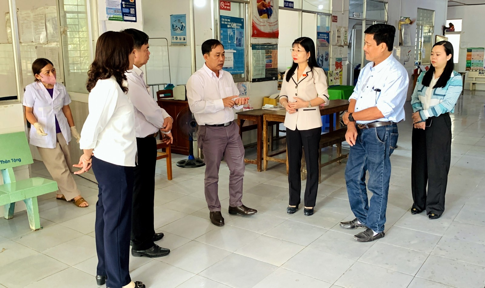 Đại biểu Quốc hội tiếp xúc cử tri trước Kỳ họp thứ 10