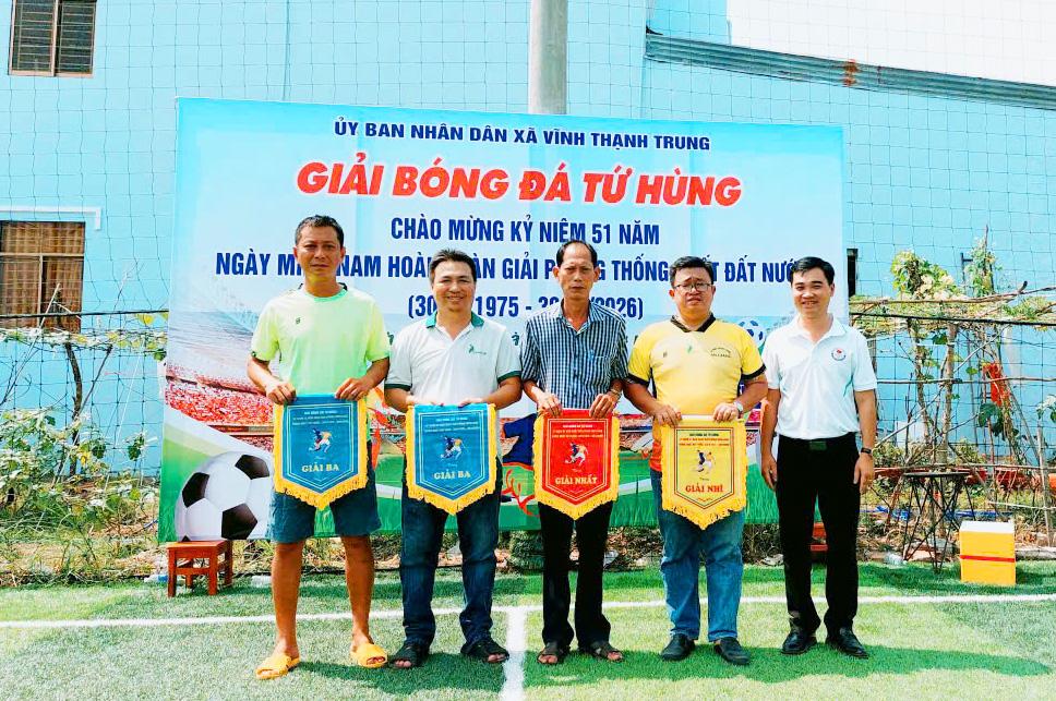 Xã Vĩnh Thạnh Trung tổ chức giải bóng đá tứ hùng