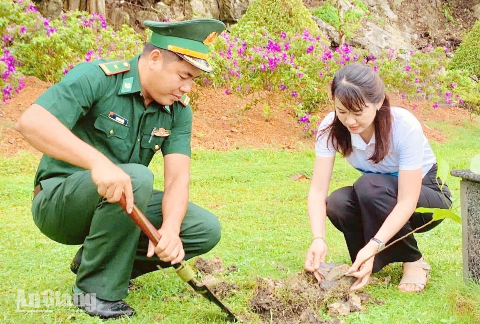 Phường Hà Tiên trồng 2.000 cây xanh