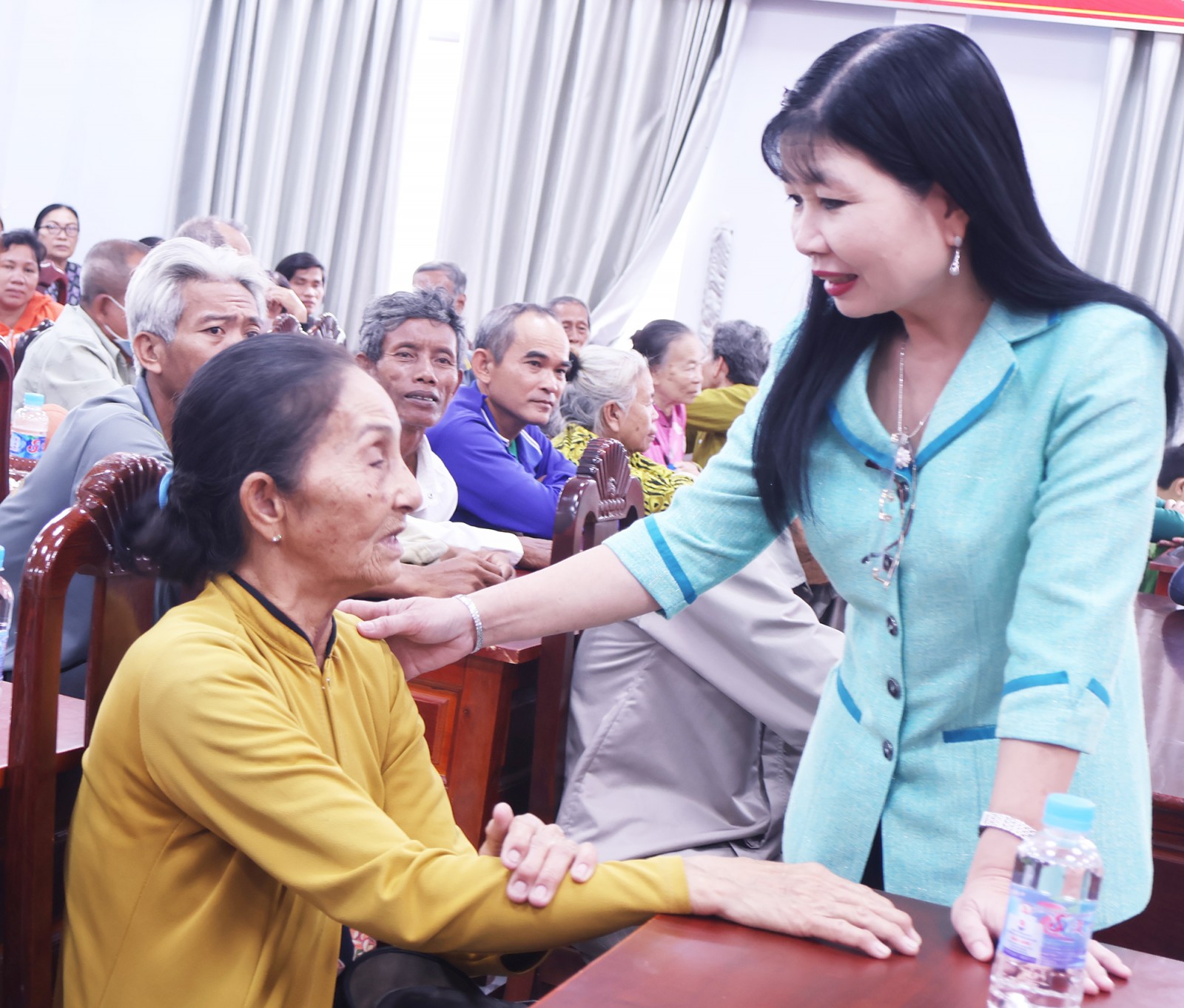 Phó Bí thư Tỉnh ủy An Giang Trần Thị Thanh Hương thăm và chúc tết 4 xã, phường